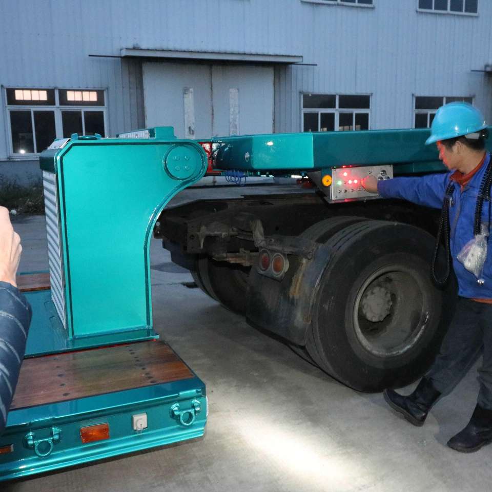 販売のためのハイテク油圧ランプ 2axle 30t/40t 低床セミ トラック トレーラー 揚州バルカン機械製造株式会社